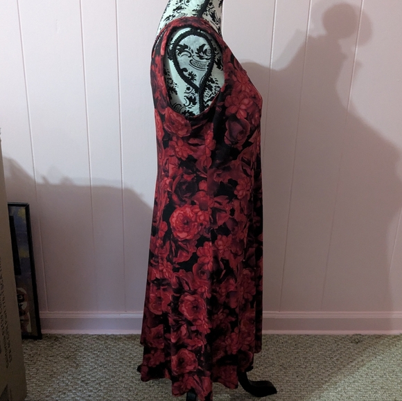 red rose dress - Picture 3 of 6